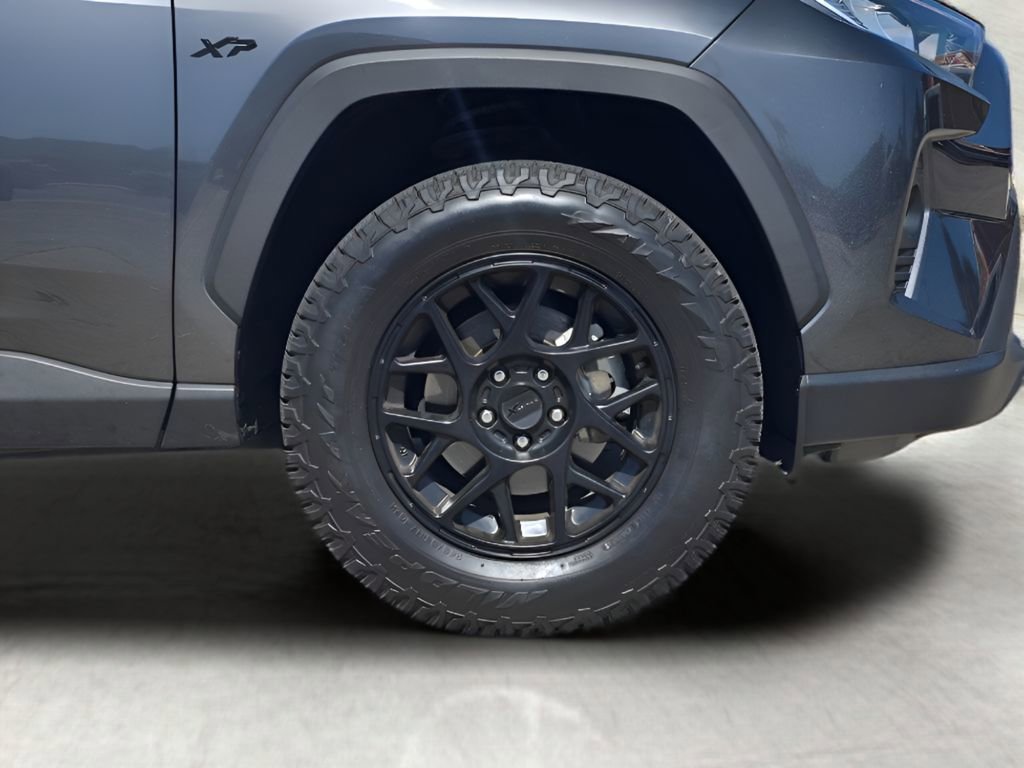 Used 2021 Toyota RAV4 XLE image 15