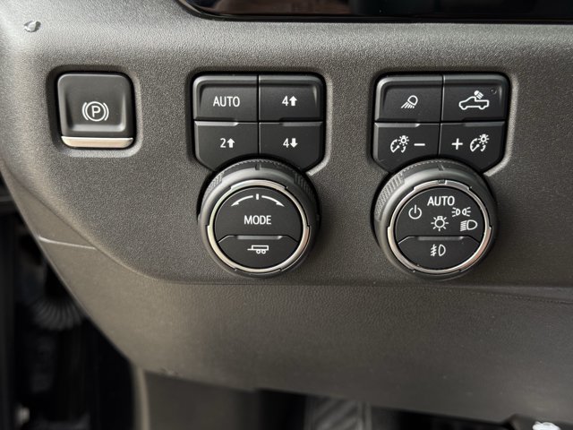 Used 2022 Chevrolet Silverado 1500 LT Trail Boss w/ LT Trail Boss Premium Package AWD/4WD image 24