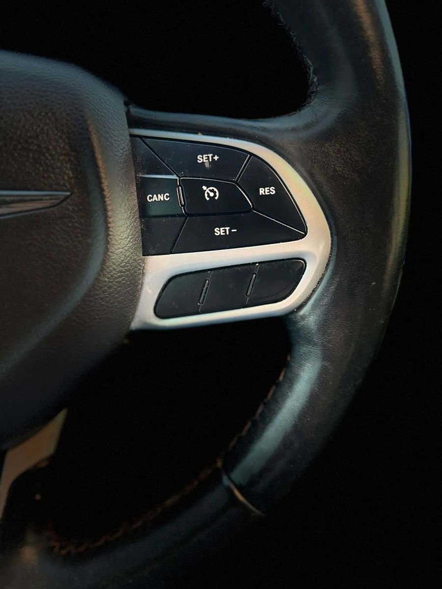 Used 2017 Chrysler Pacifica Touring-L Plus FWD image 52