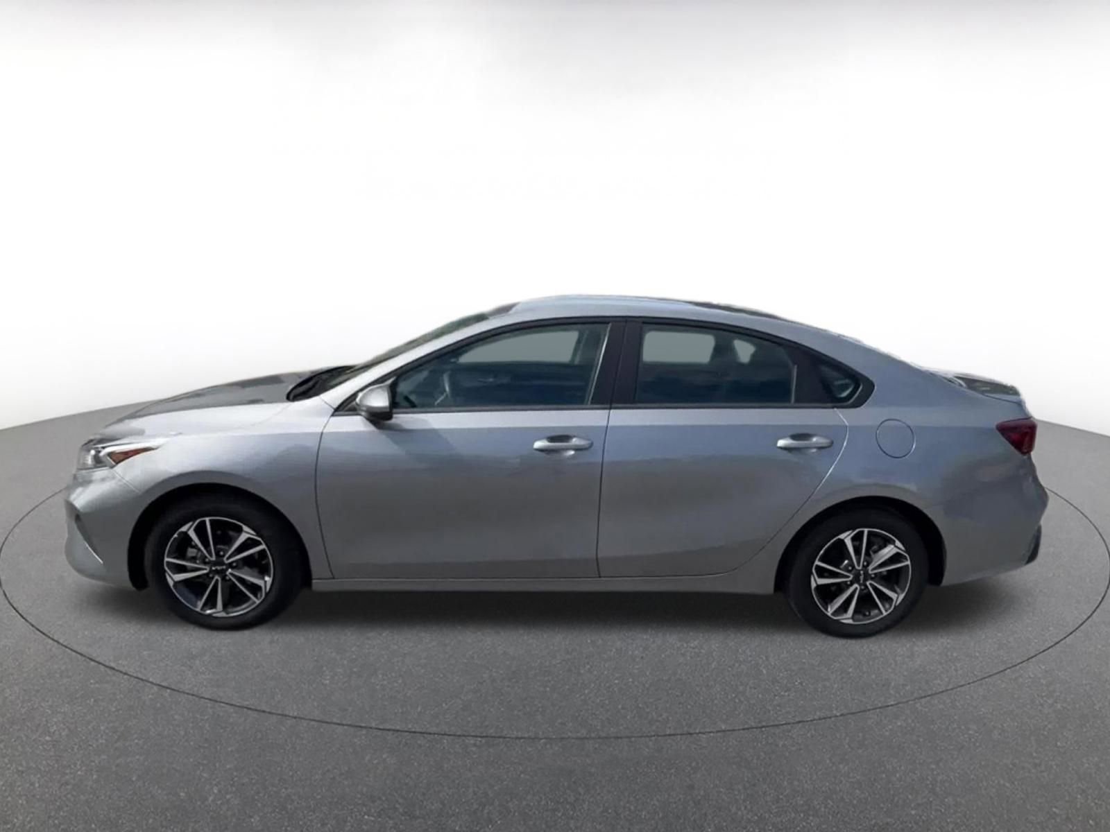 Used 2024 Kia Forte LXS image 9