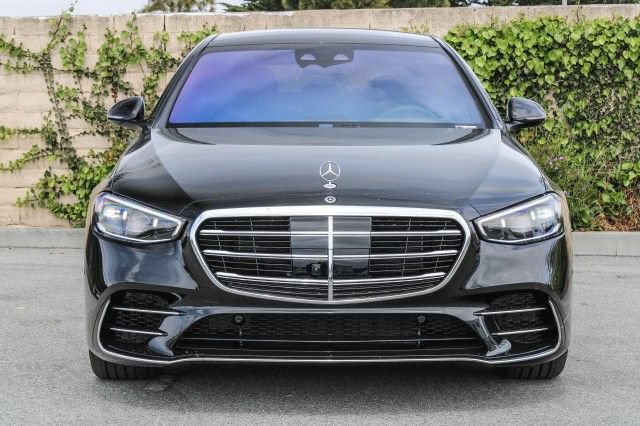 Used 2025 Mercedes-Benz S 580 4MATIC Sedan image 2