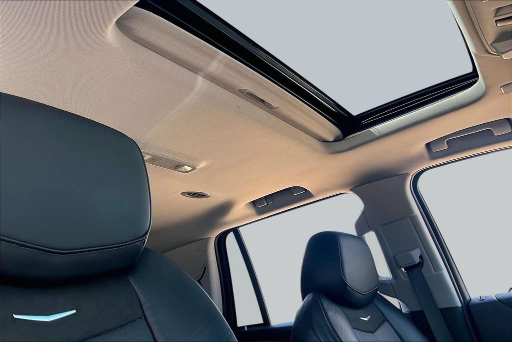Used 2019 Cadillac Escalade Luxury AWD/4WD image 17