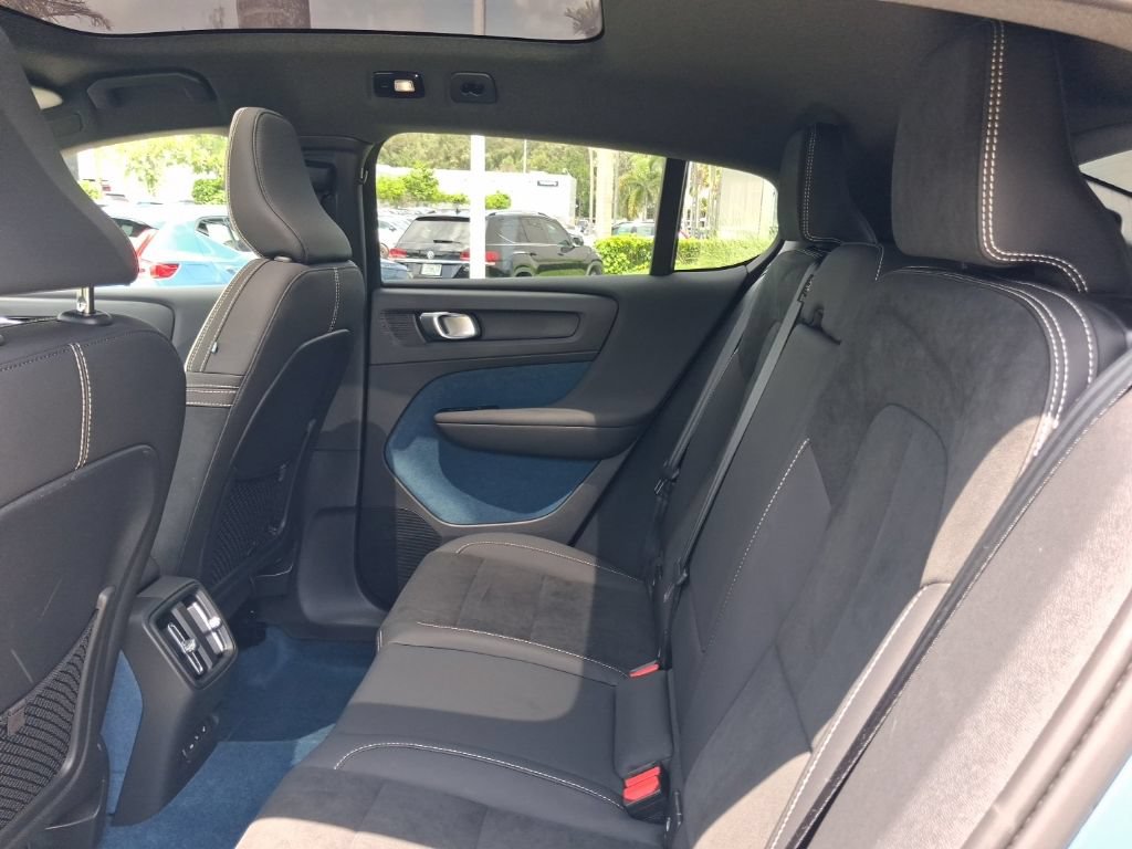 Used 2023 Volvo C40 P8 Recharge Ultimate AWD/4WD image 8