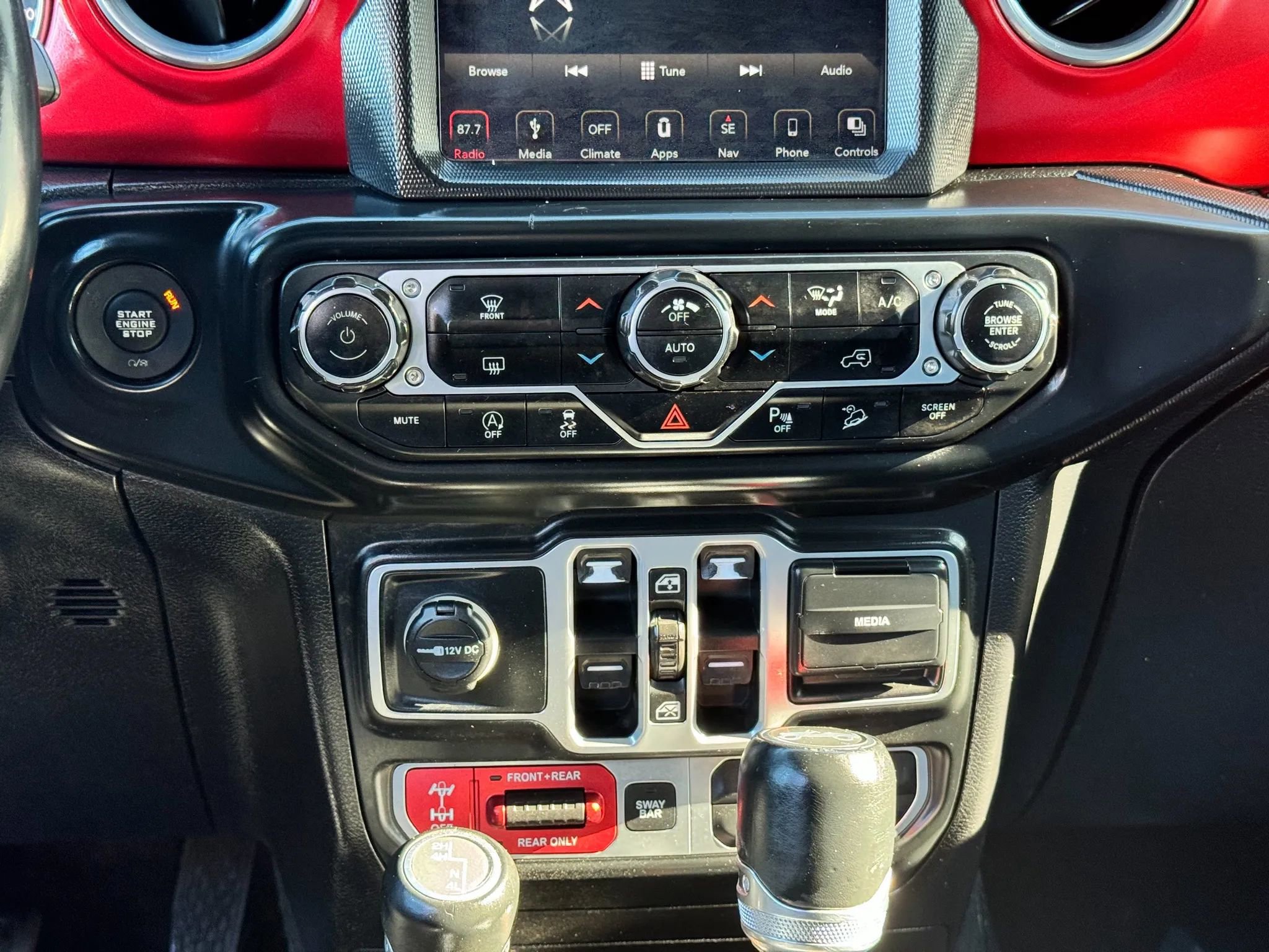 Used 2018 Jeep Wrangler Unlimited Rubicon image 30