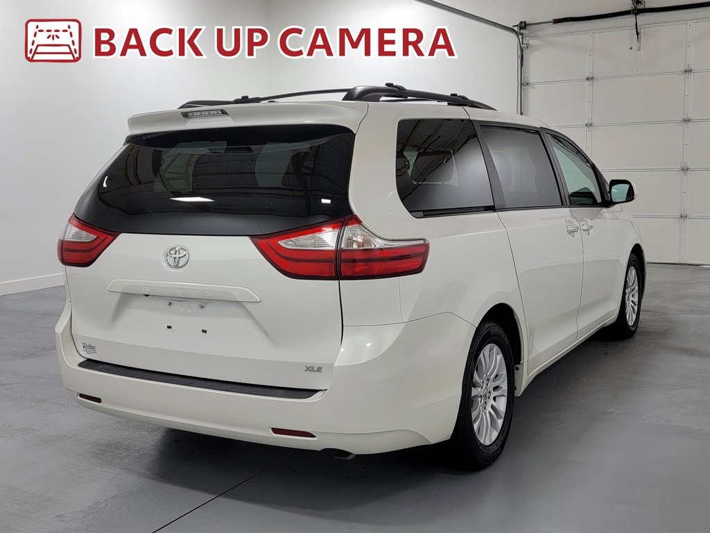 Used 2015 Toyota Sienna XLE FWD image 10