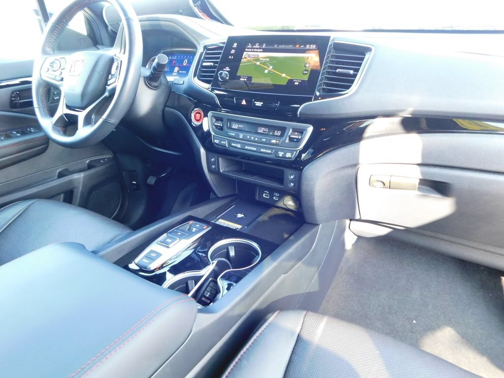 Used 2025 Honda Passport Black Edition image 20