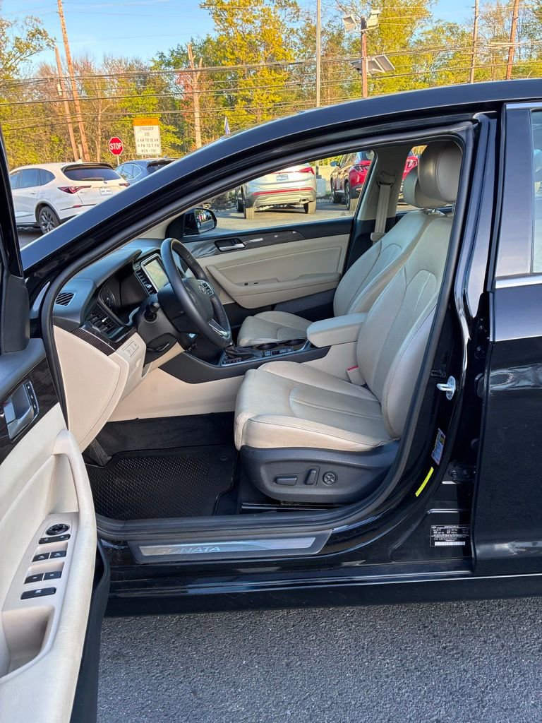 Used 2019 Hyundai Sonata Limited w/ Ultimate Package 04 FWD image 23