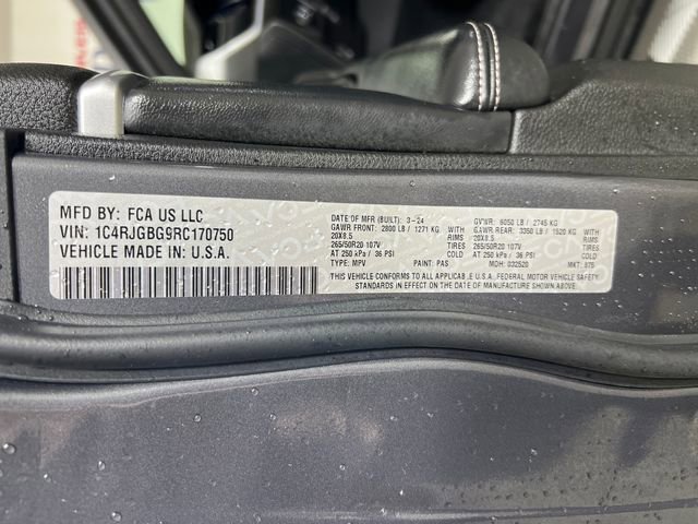 Used 2024 Jeep Grand Cherokee Limited w/ Black Appearance Package RWD image 27