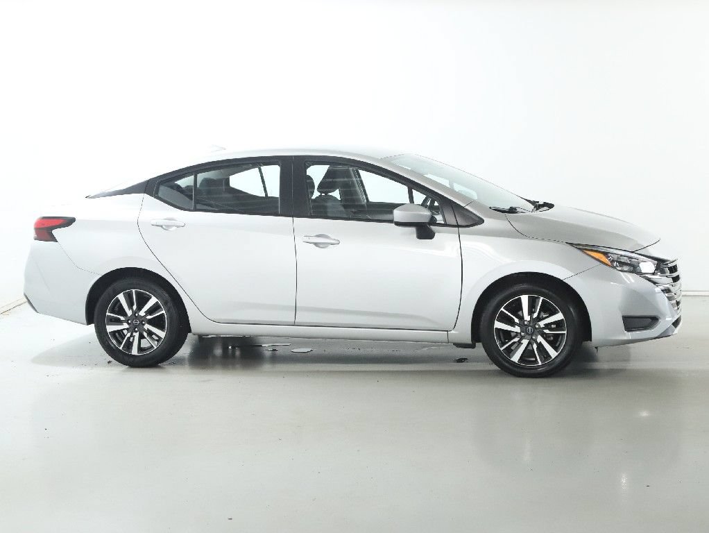 Used 2025 Nissan Versa SV FWD image 11