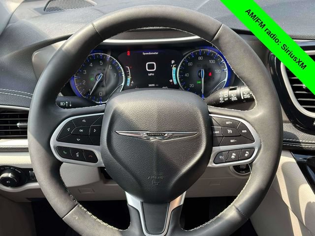 Used 2023 Chrysler Pacifica Touring-L FWD image 30