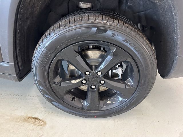 New 2026 Jeep Grand Cherokee L Limited w/ Limited Altitude Package image 5