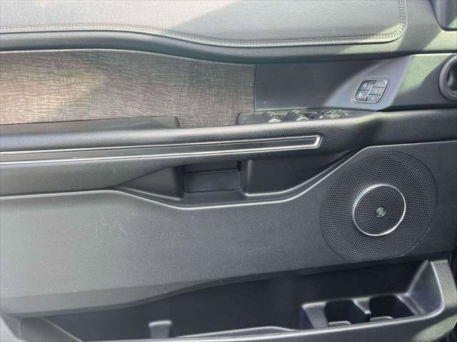 Used 2021 Ford Expedition Limited image 18