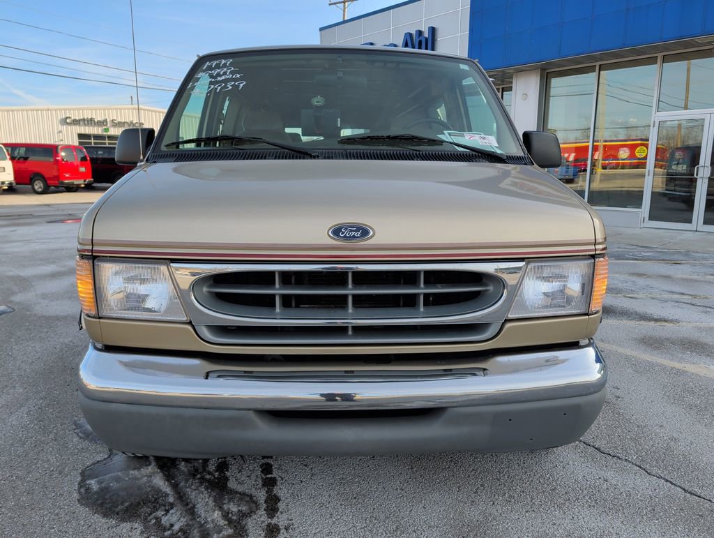 Used 1999 Ford E-150 and Econoline 150 image 2