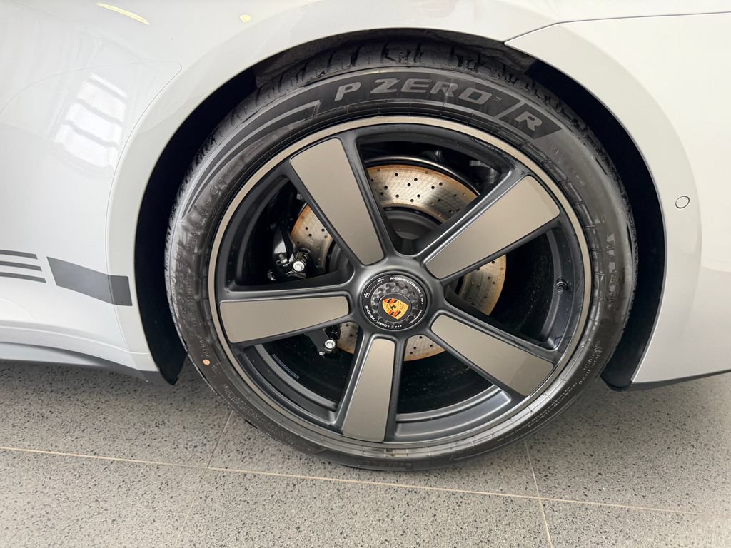 New 2026 Porsche 911 GTS RWD image 10