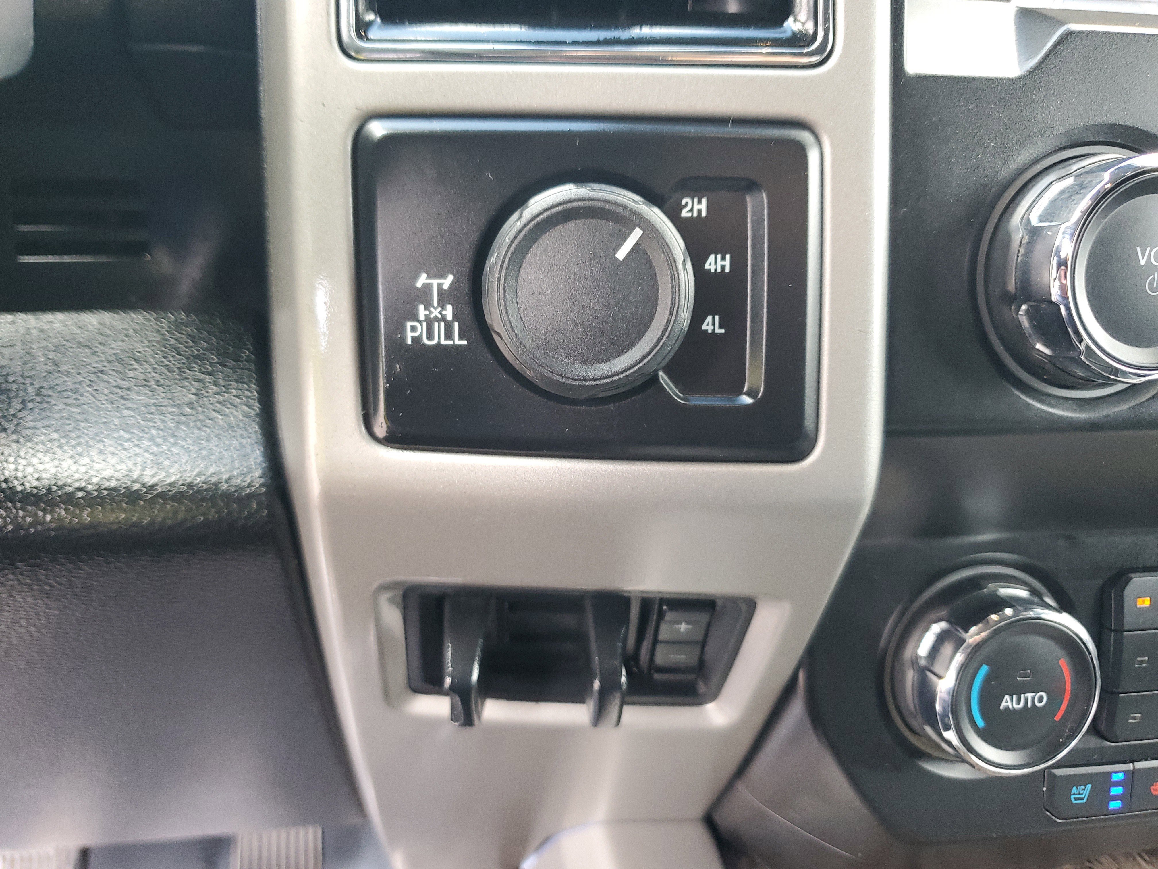 Used 2019 Ford F350 Lariat w/ Lariat Value Package image 21