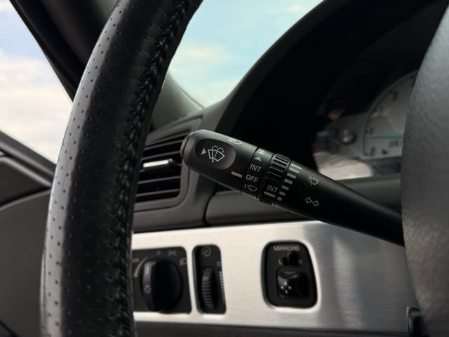 Used 2002 Ford Thunderbird RWD image 23
