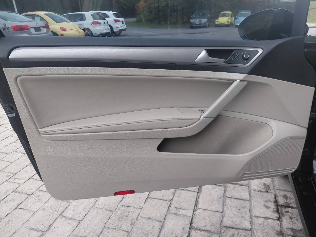 Used 2015 Volkswagen Golf S FWD image 12