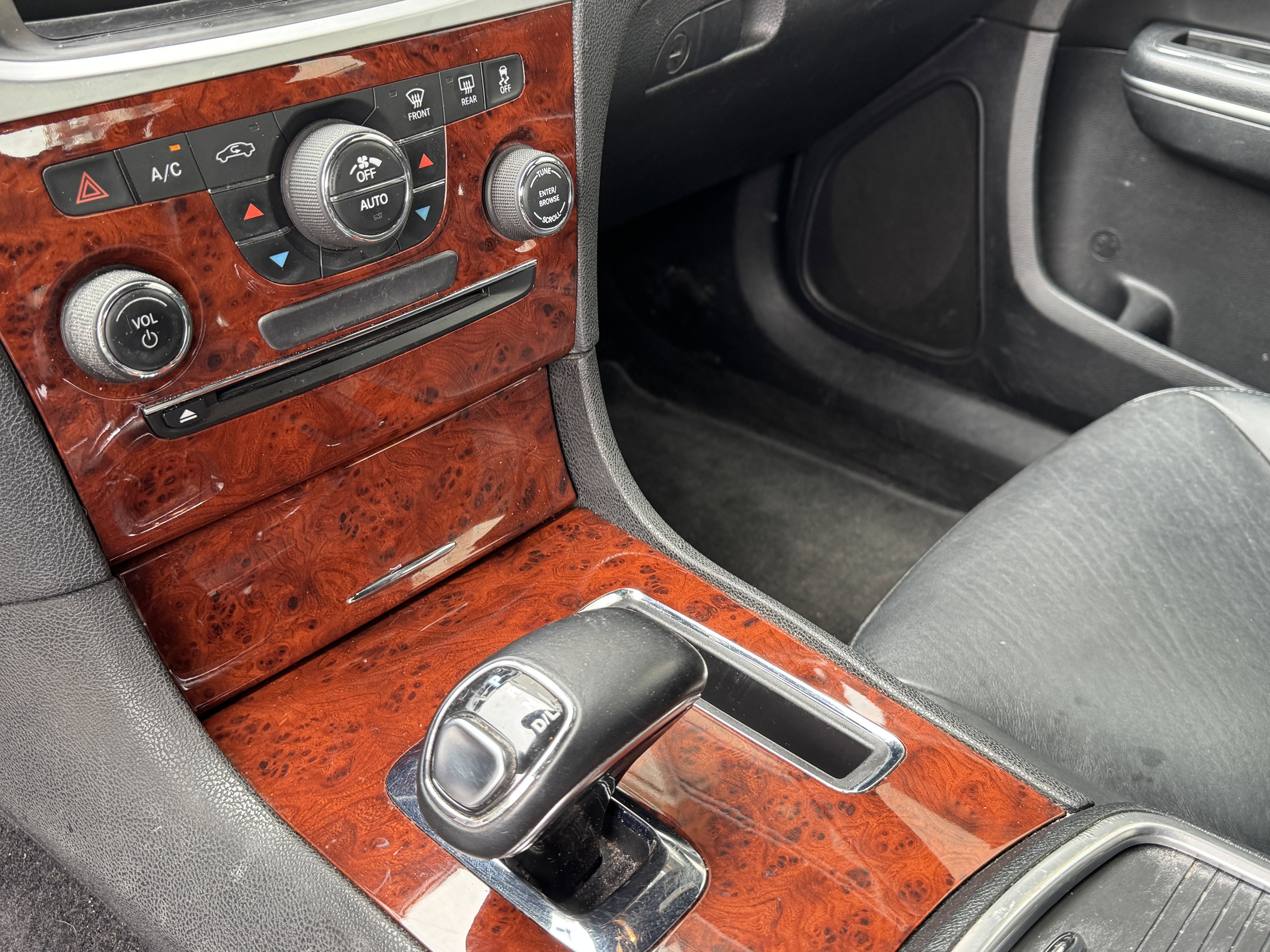 Used 2012 Chrysler 300 Limited AWD/4WD image 22