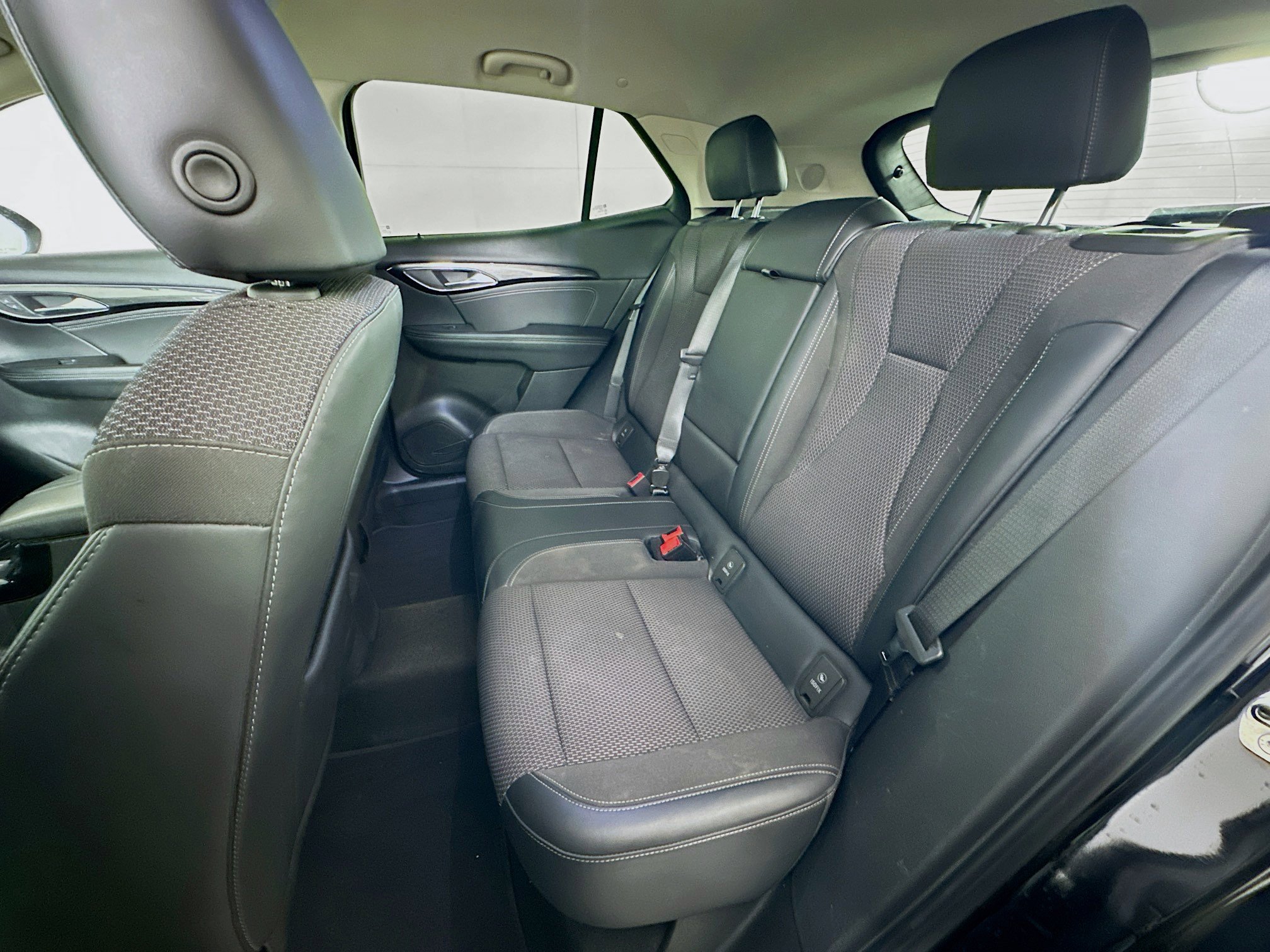 Used 2023 Buick Envision Preferred image 25