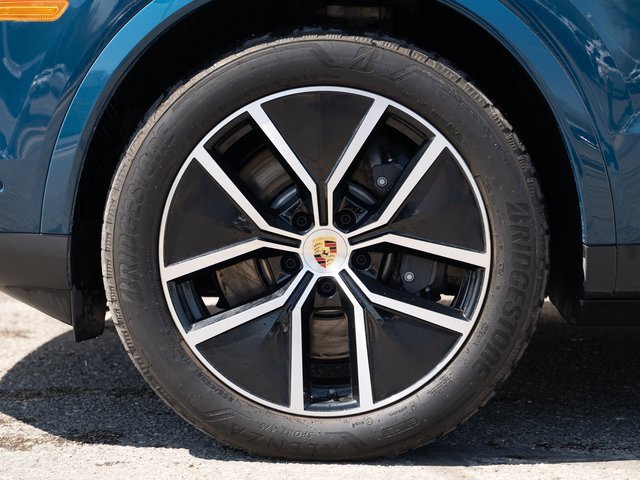 Certified 2024 Porsche Cayenne image 11