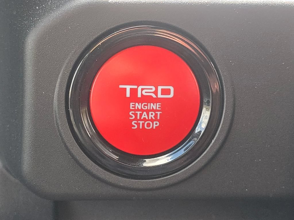 Used 2025 Toyota Tacoma TRD Sport AWD/4WD image 34