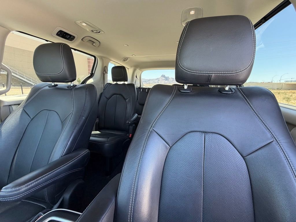 Used 2022 Chrysler Pacifica Touring-L FWD image 14