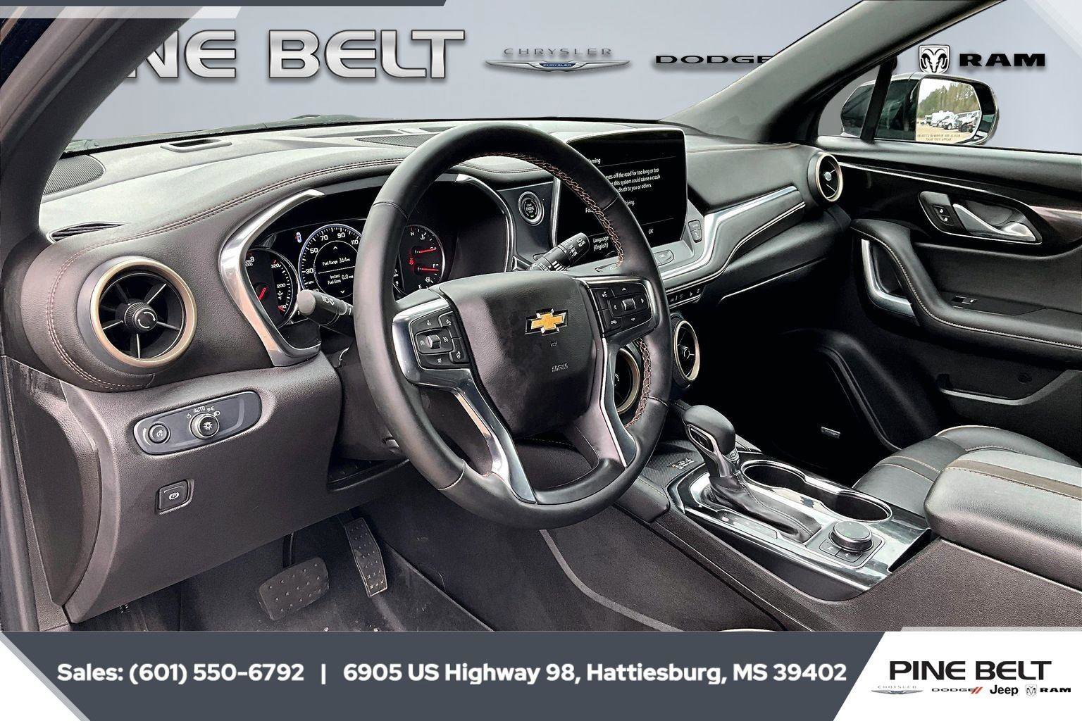 Used 2025 Chevrolet Blazer Premier w/ Enhanced Convenience Package AWD/4WD image 12