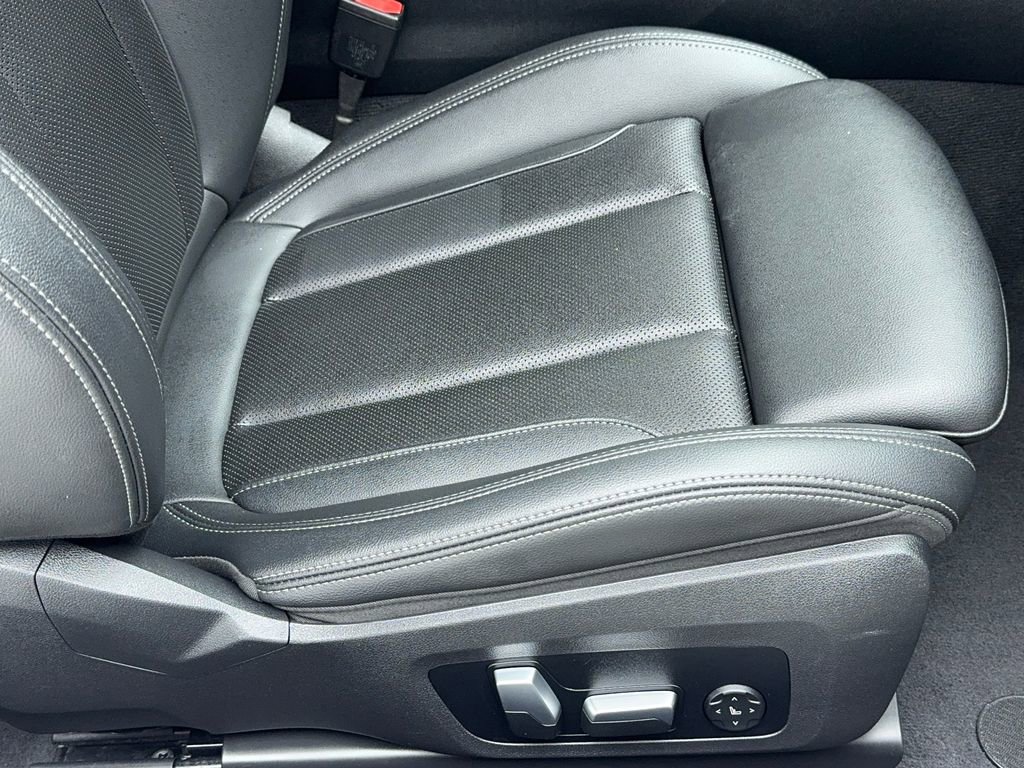 Used 2024 BMW 430i Convertible image 57