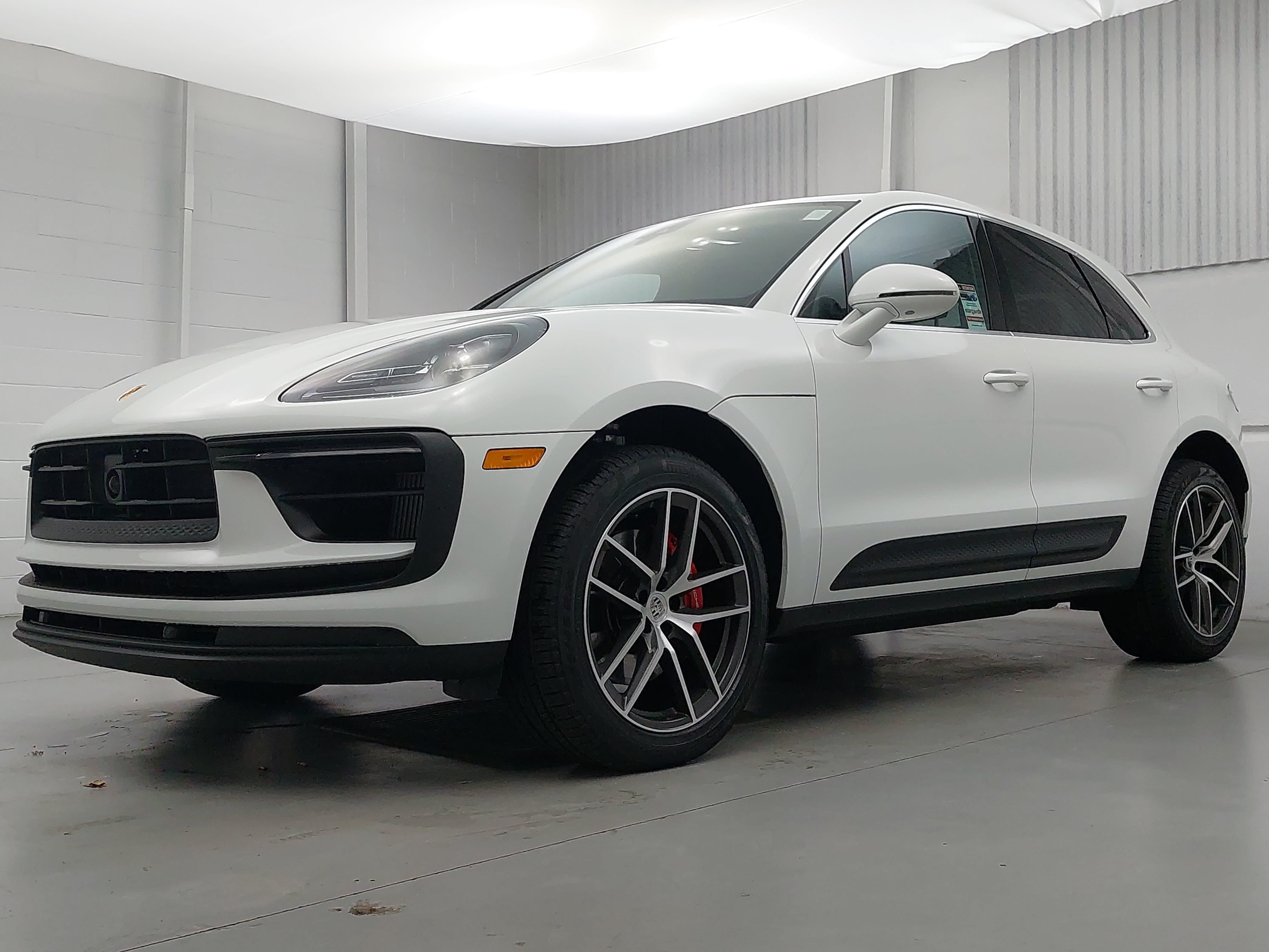 Certified 2026 Porsche Macan S AWD/4WD image 1