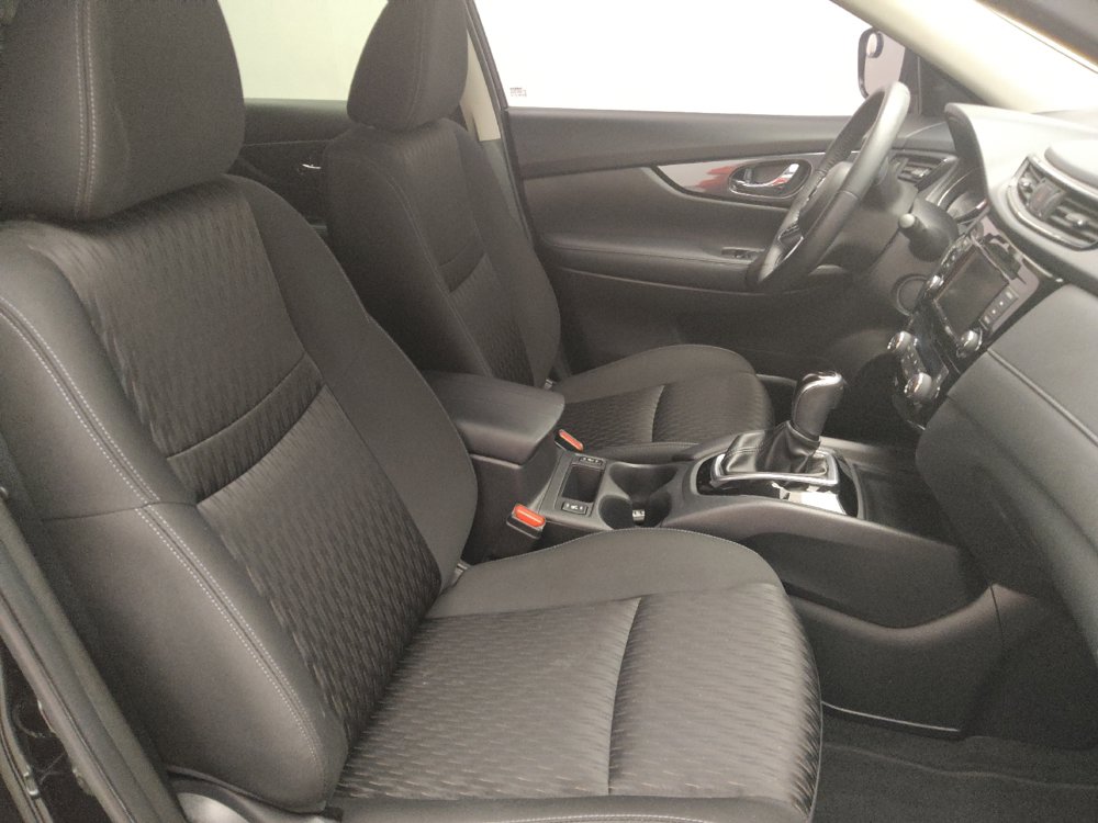 Used 2020 Nissan Rogue SV FWD image 21