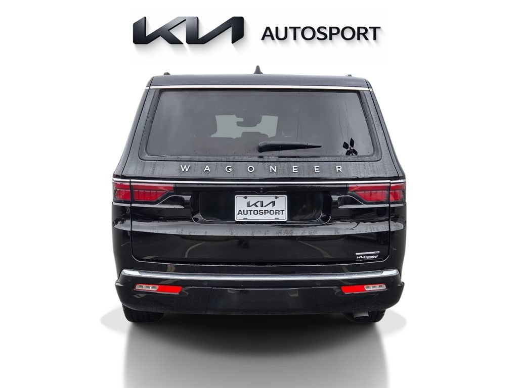 Used 2024 Jeep Wagoneer L Series II w/ Flexible Seating Group RWD image 9