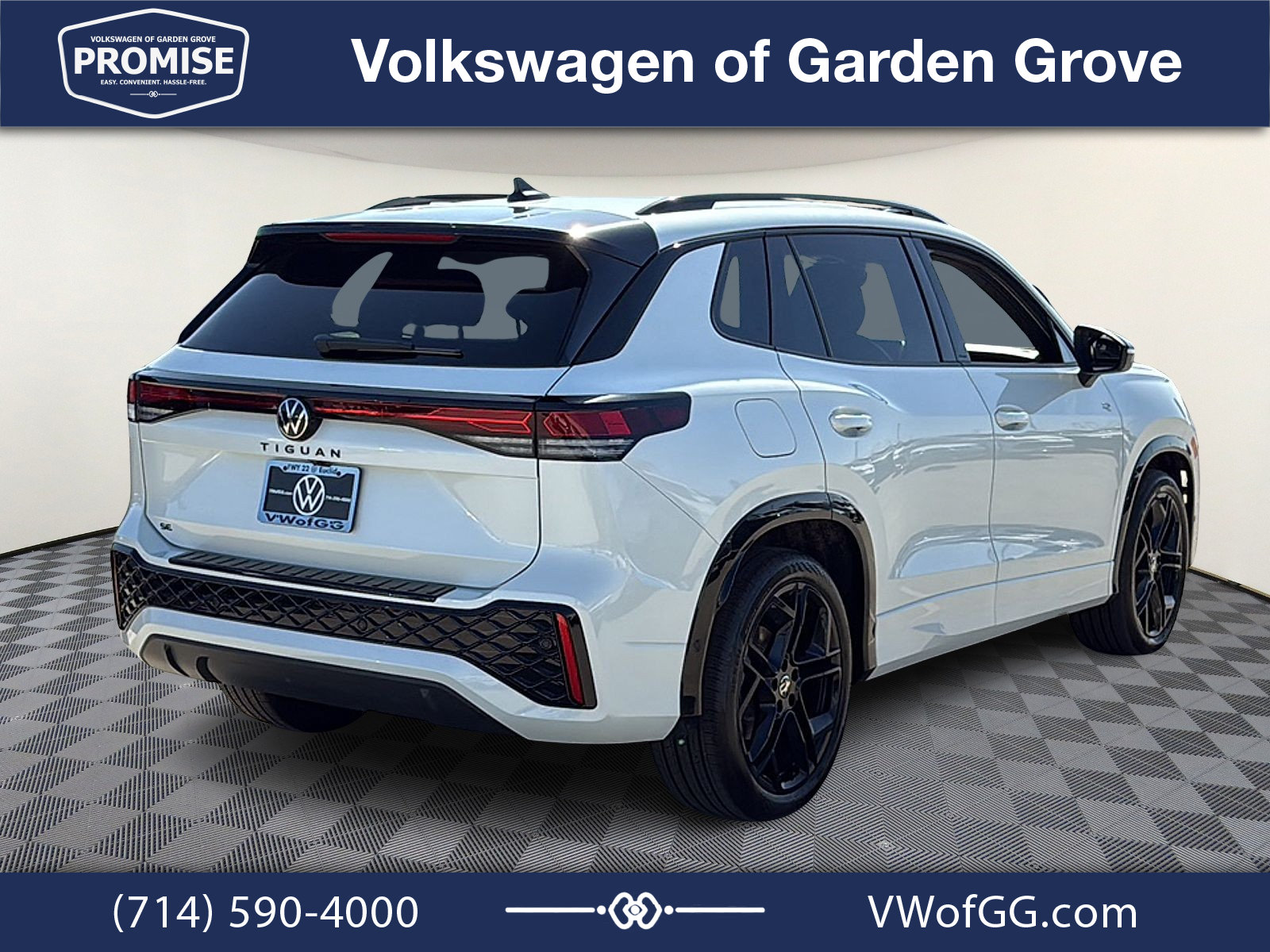 New 2026 Volkswagen Tiguan SE R-Line FWD image 8