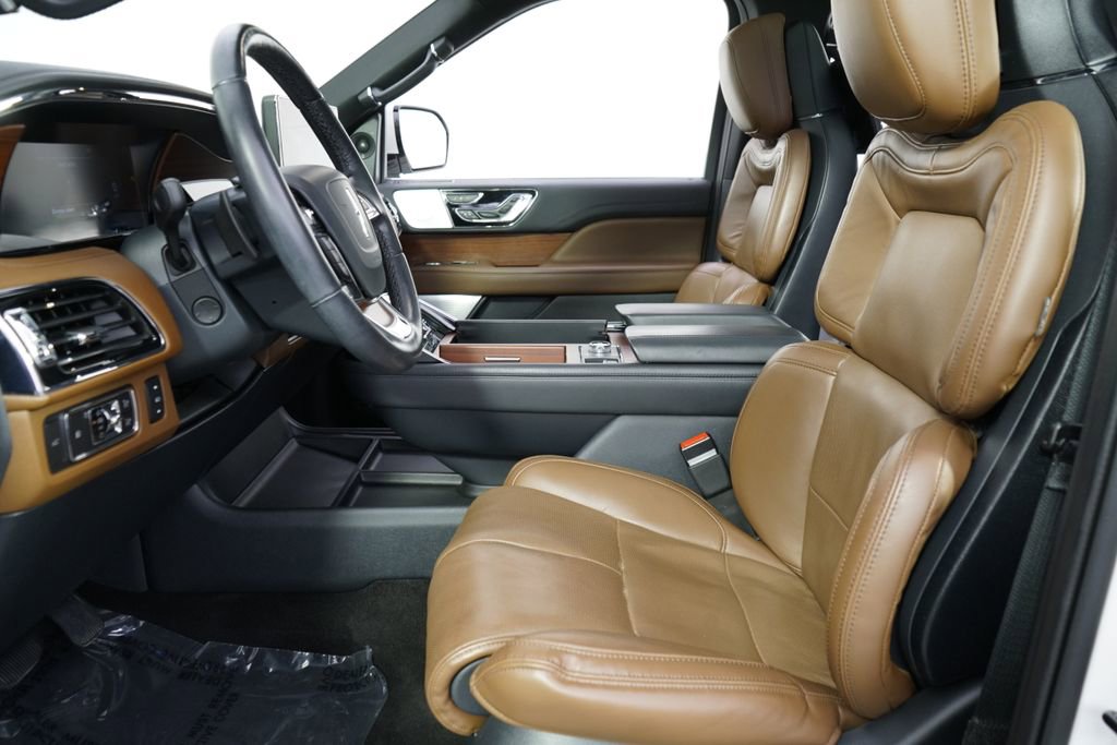 Used 2022 Lincoln Navigator Reserve AWD/4WD image 13