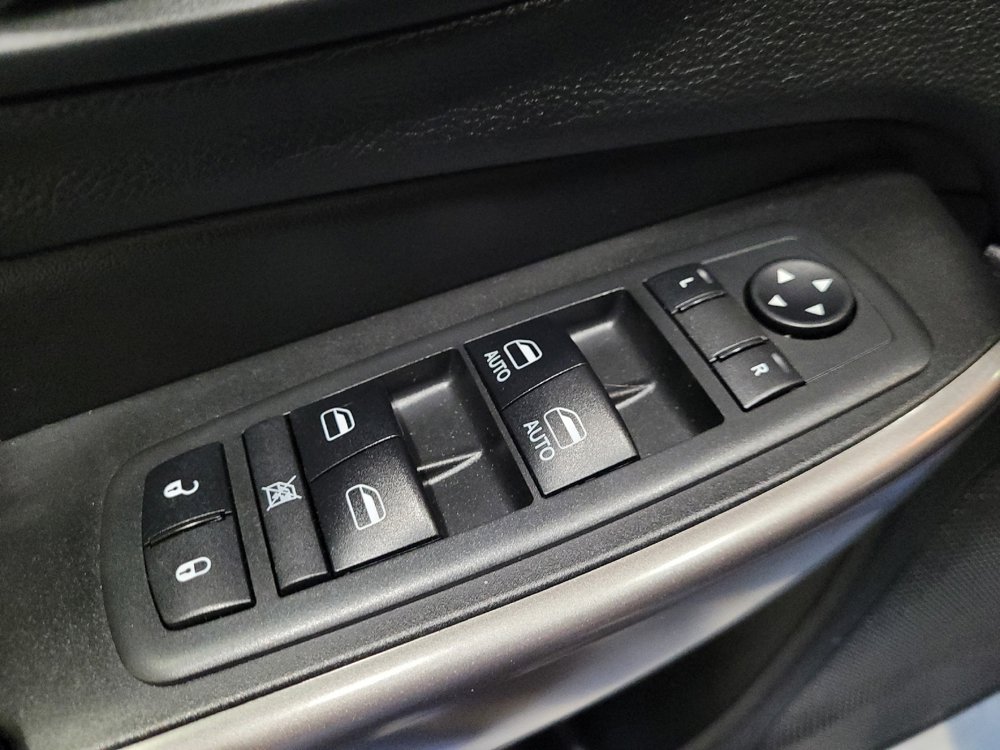 Used 2019 Jeep Cherokee Limited AWD/4WD image 27