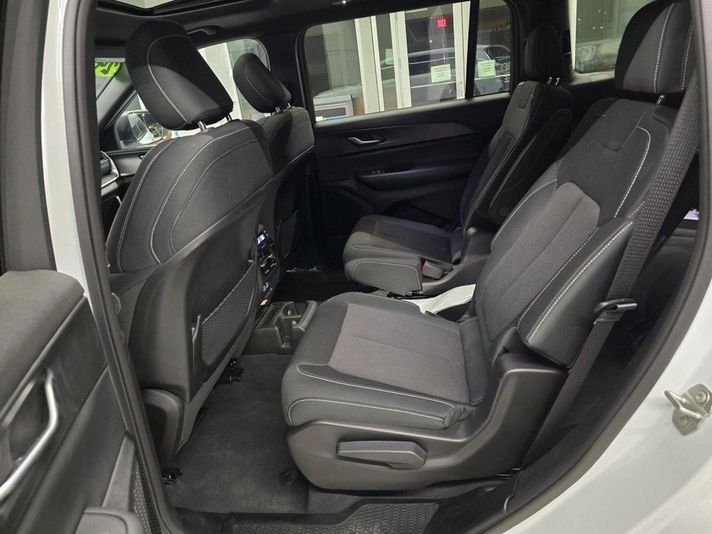 Used 2024 Jeep Grand Cherokee L Laredo w/ Luxury Tech Group I image 28