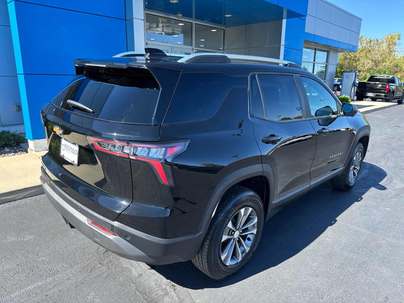Used 2025 Chevrolet Equinox LT w/ Safety and Technology Package FWD image 7
