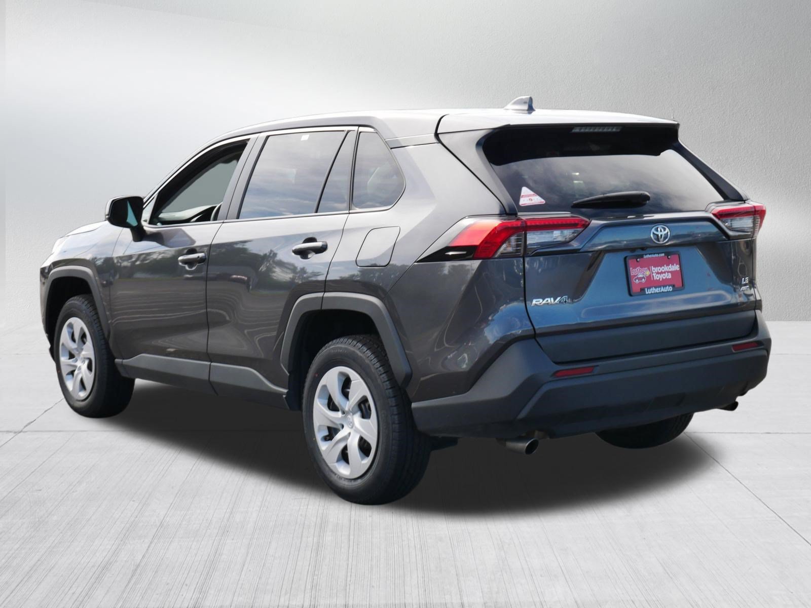 Used 2025 Toyota RAV4 LE AWD/4WD image 5