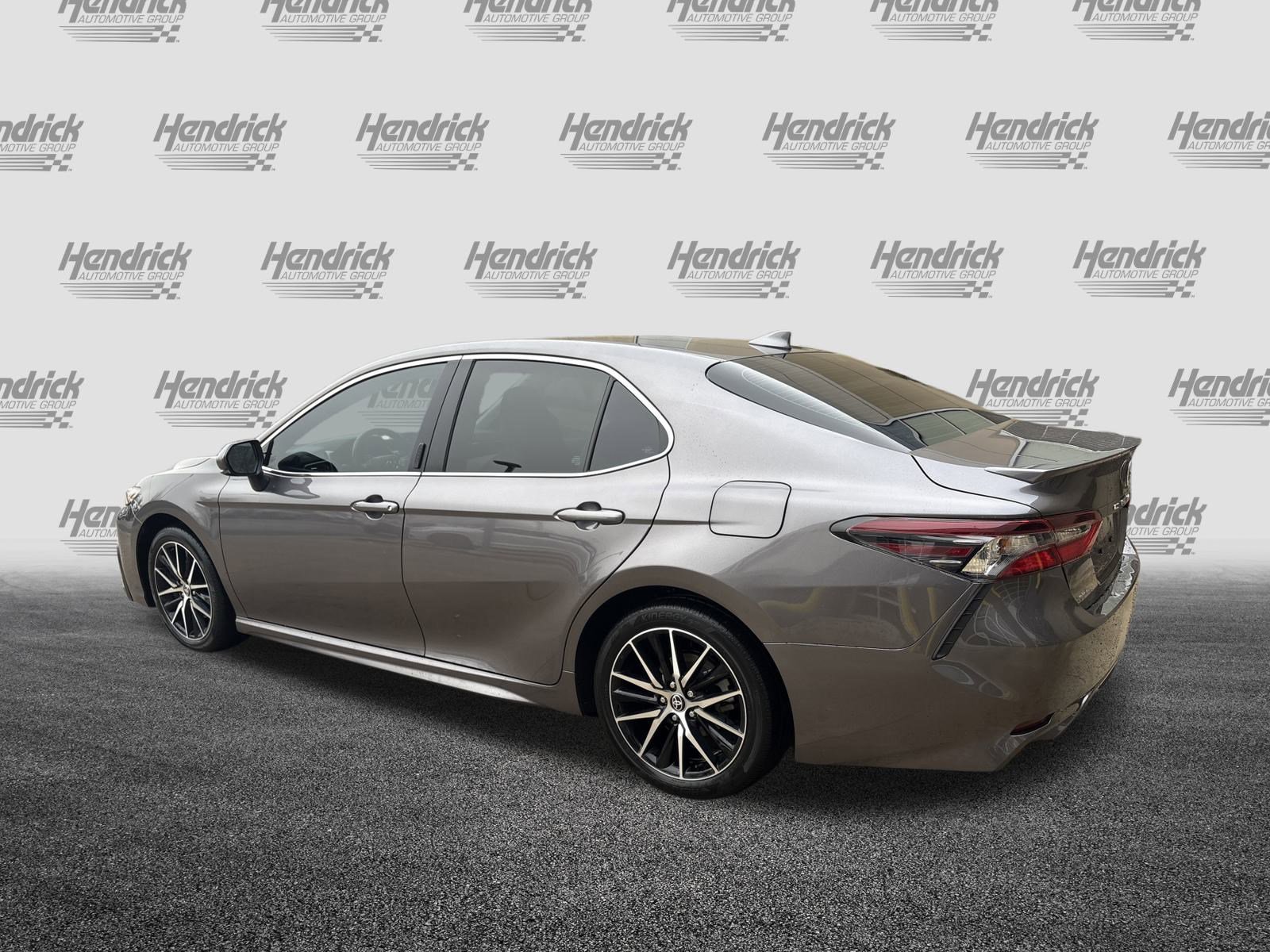 Used 2023 Toyota Camry SE image 8