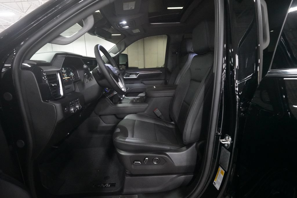 Used 2026 GMC Sierra 3500 Denali AWD/4WD image 7