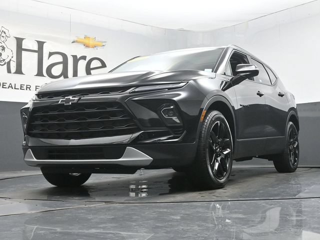 Used 2025 Chevrolet Blazer LT w/ Sound & Technology Package AWD/4WD image 4