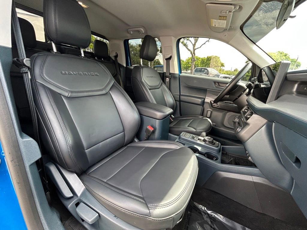 Used 2025 Ford Maverick Lariat w/ Black Appearance Package AWD/4WD image 27