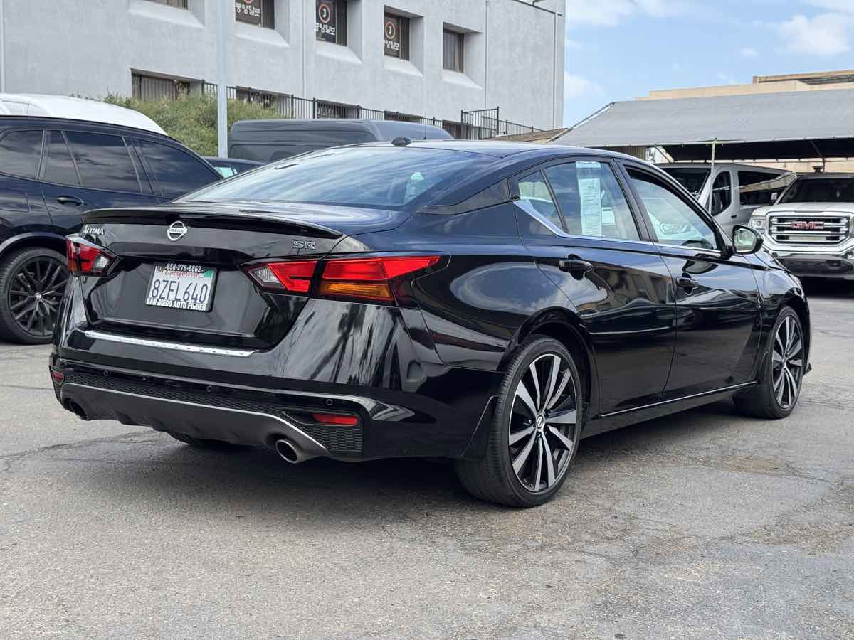 Used 2021 Nissan Altima 2.5 SR FWD image 14