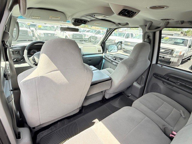 Used 2003 Ford Excursion XLT AWD/4WD image 16