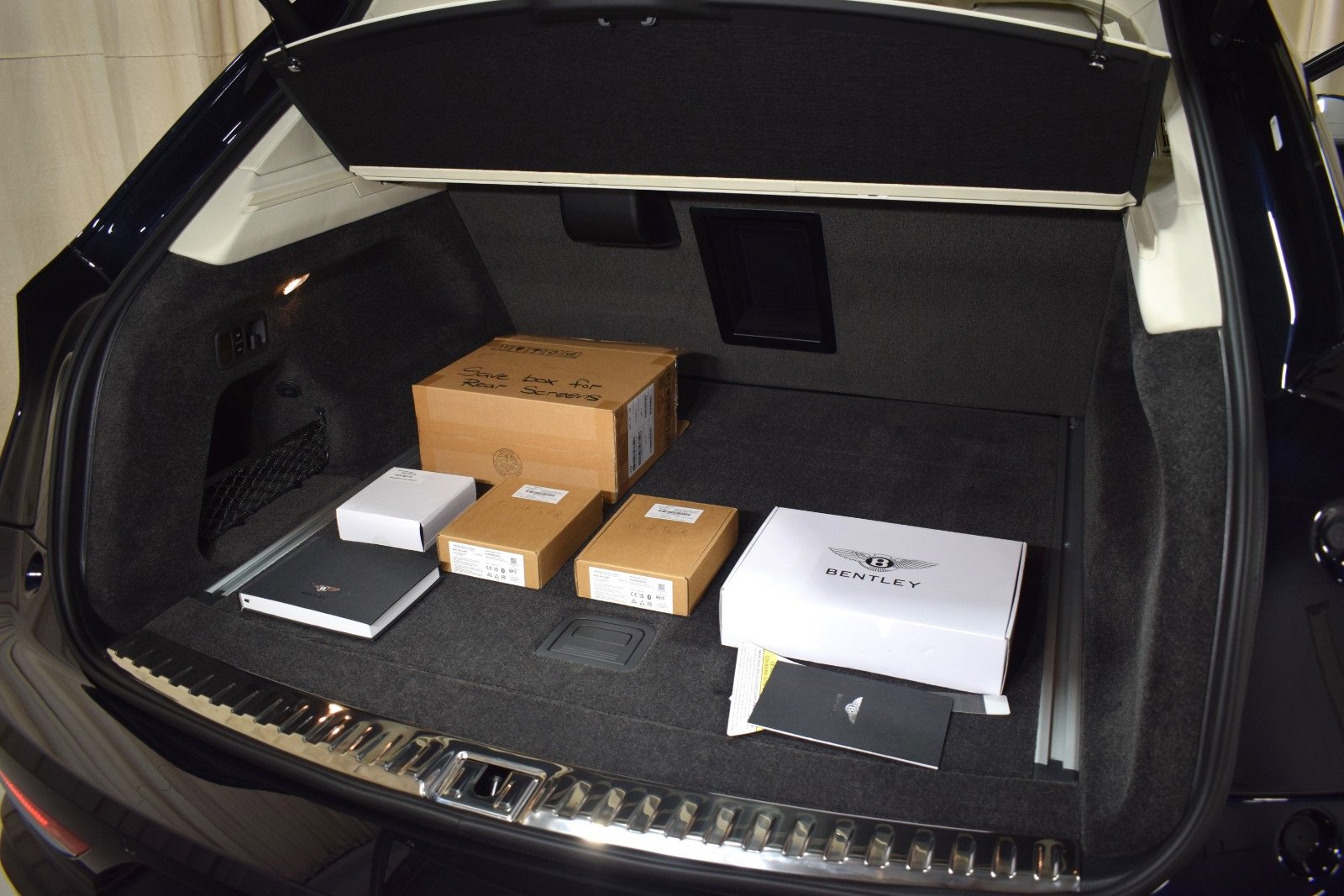 New 2025 Bentley Bentayga image 44