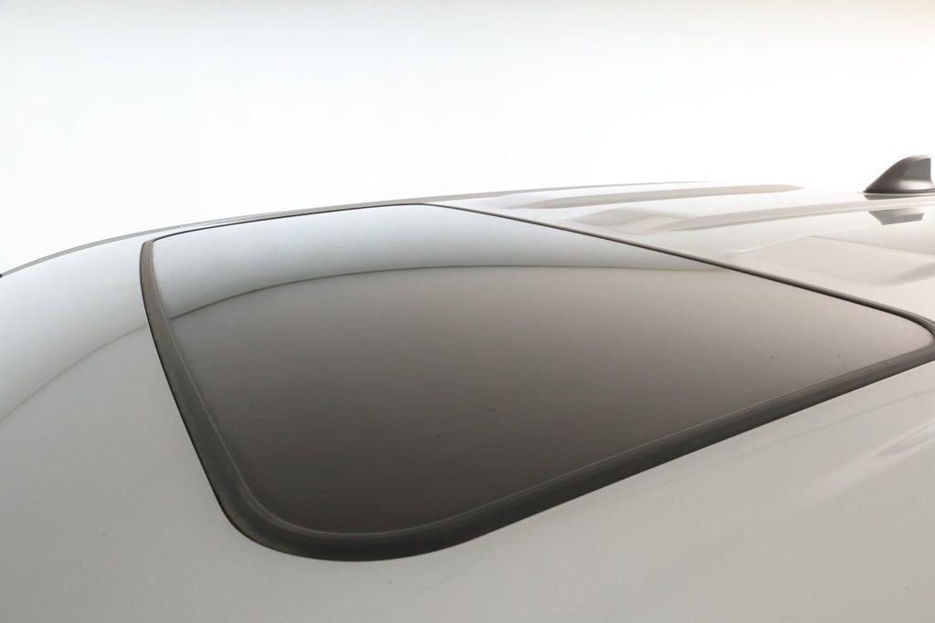 Used 2025 Toyota Tacoma Limited image 8