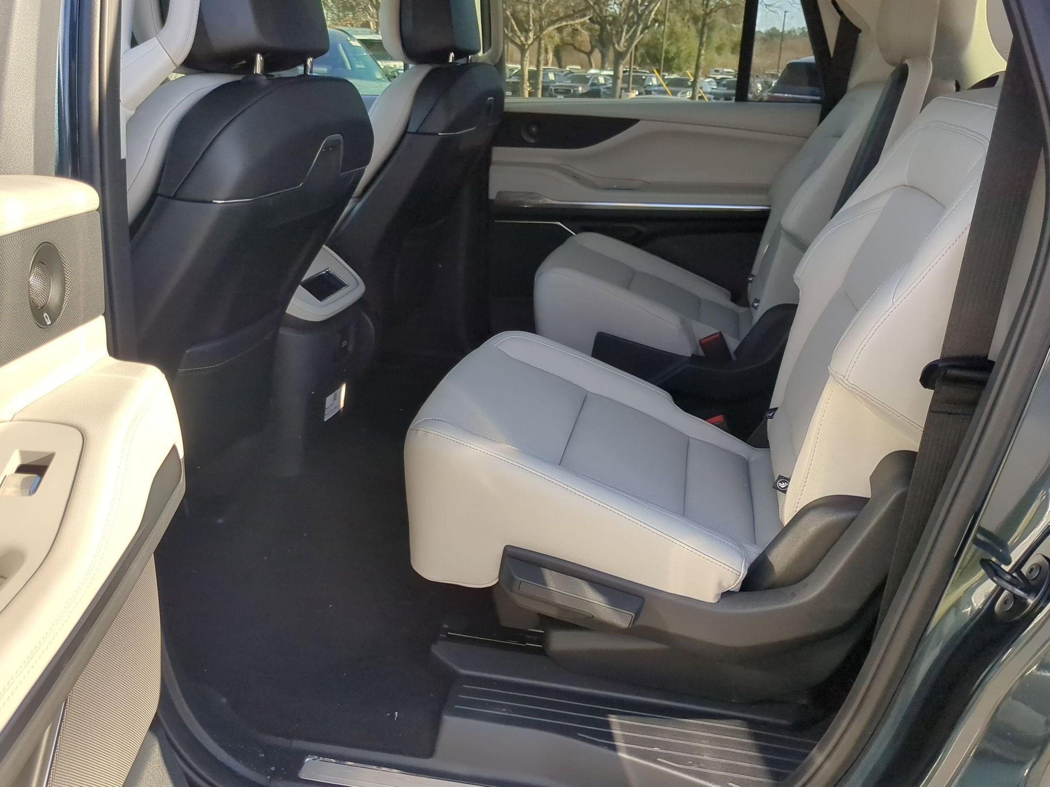 New 2026 Lincoln Navigator L Premier image 21