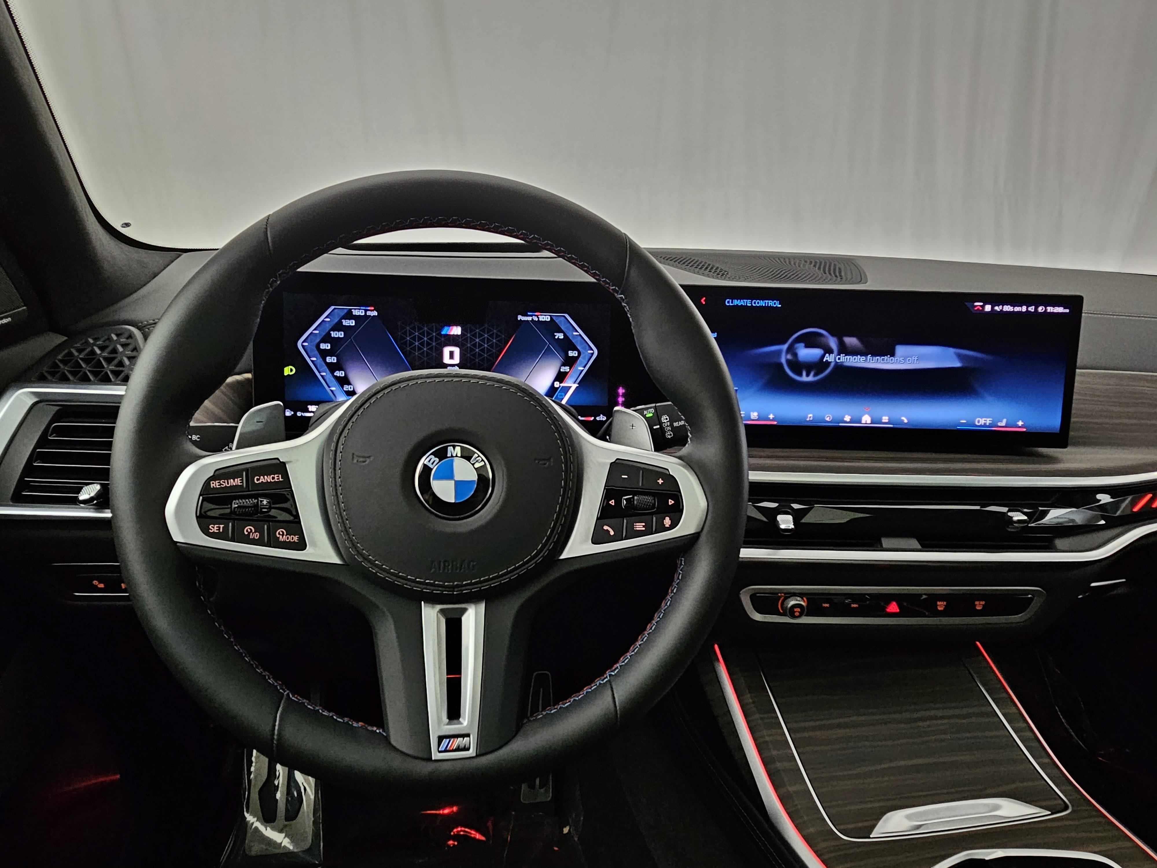 Used 2025 BMW X7 M60i image 41