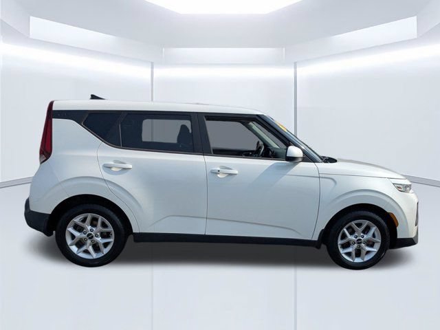 Used 2022 Kia Soul S FWD image 3