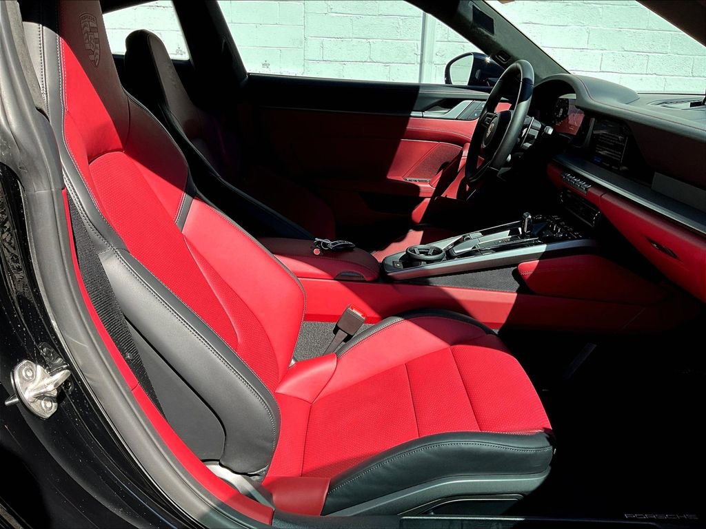 Certified 2025 Porsche 911 Carrera image 12