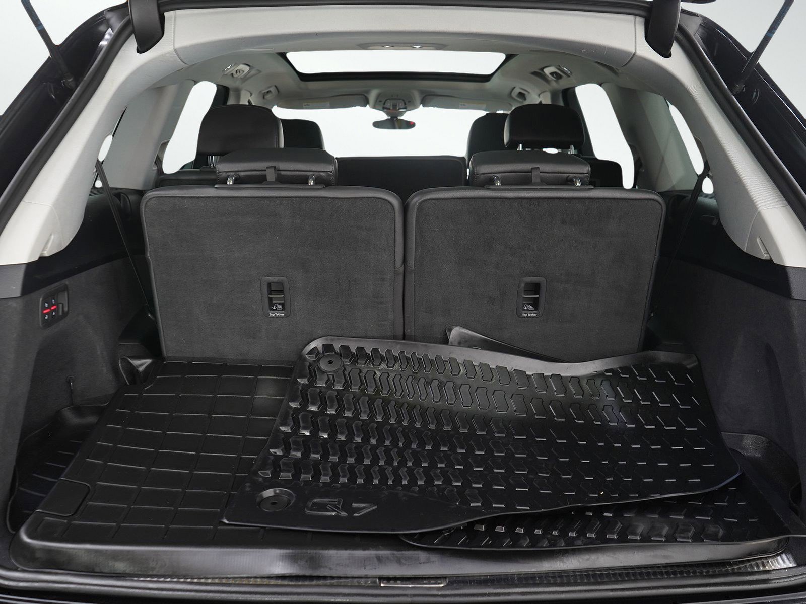 Used 2018 Audi Q7 3.0T Prestige w/ Prestige Package AWD/4WD image 9